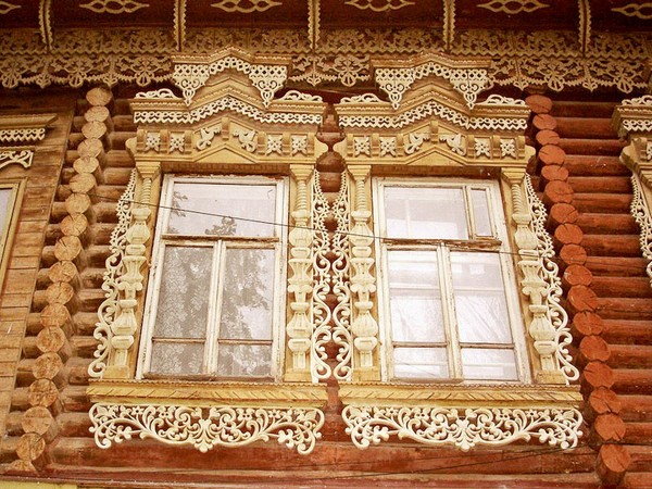 Прорізна різьблення (ажурна) і трафарети