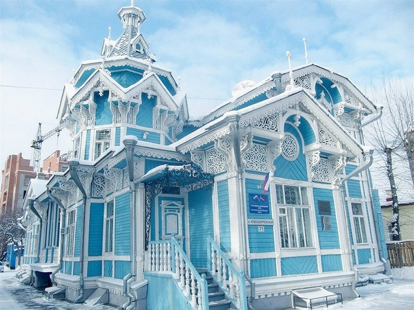 Прорізна різьблення (ажурна) і трафарети