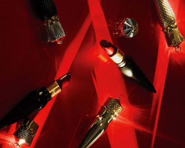 Філософія спокуси: колекція помад-аксесуарів від Christian Louboutin
