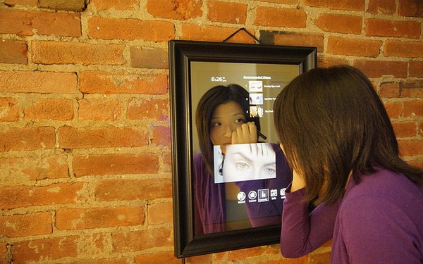Більше, ніж відображення: смарт-дзеркало Perseus Mirrors