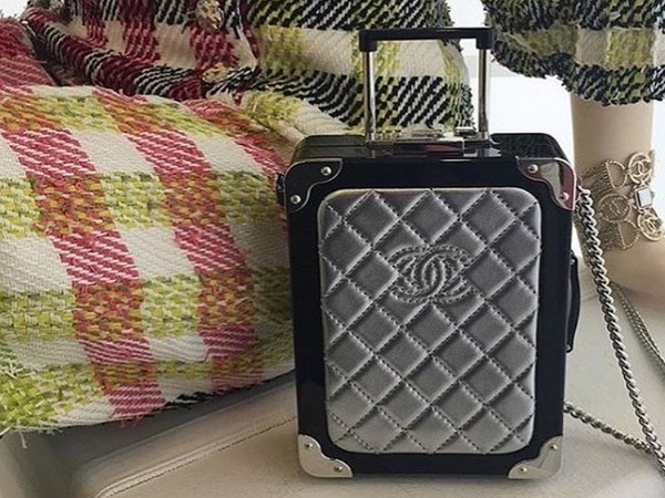 Дорога кличе: клатч-чемоданчик Trolley Minaudiere від Chanel