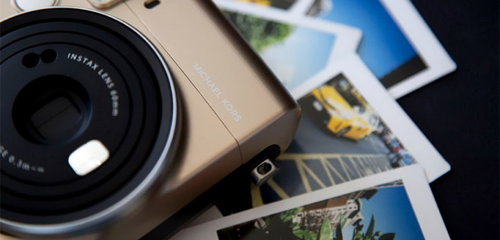 Fashion-камера: Michael Kors X Fijifilm Instax Mini 70