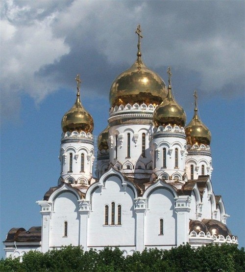 Обряд вінчання в православній і католицькій церкві
