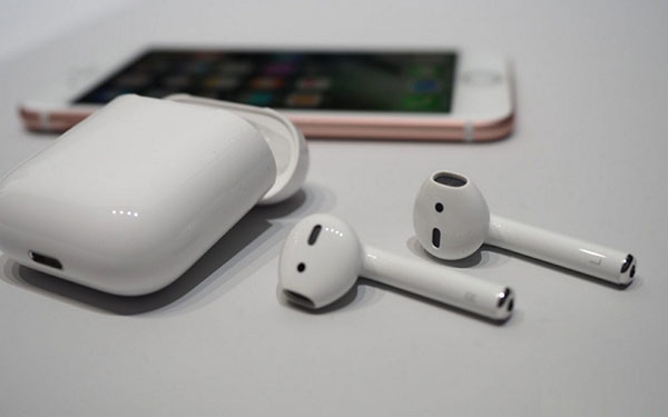 Звук без кордонів: бездротові навушники Apple AirPods