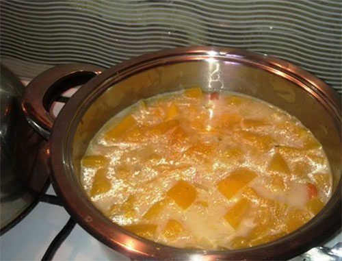 залийте бульйоном