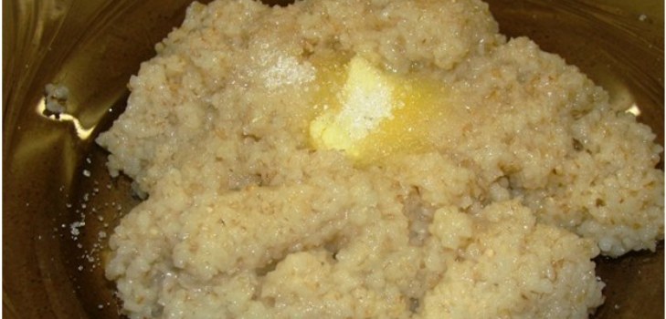 тарілка з кашею