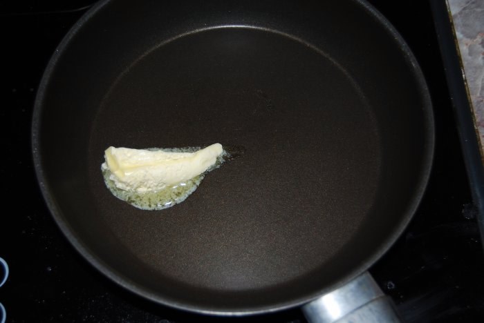 масло на сковороді