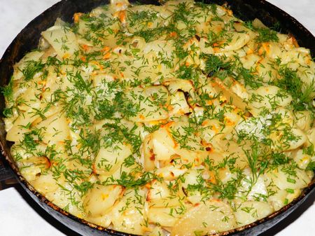 Картопля з м'ясом в духовці: як приготувати смачно? Картопля з м'ясом в духовці: як приготувати смачно?