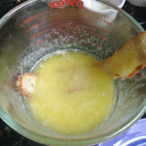 Дуже смачна шарлотка з яблуками
